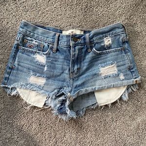 Frayed high waisted shorts